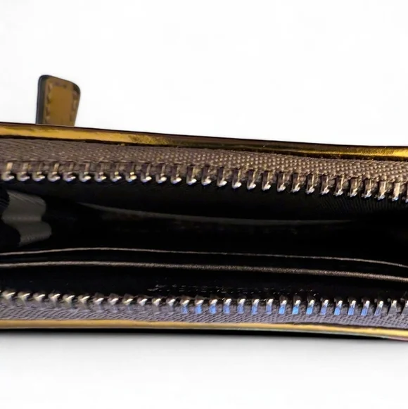 Burberry Metallic Knot Leather Small Zip Wallet - Picture 10 of 15